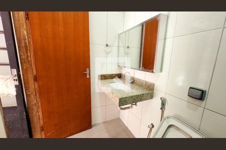 Casa para alugar com 250m², 3 quartos e 2 vagasBanheiro