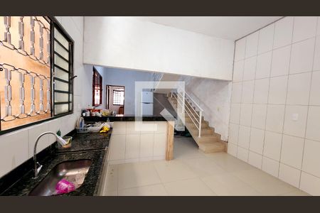 Casa para alugar com 250m², 3 quartos e 2 vagasCozinha