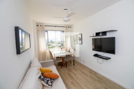 Sala de apartamento à venda com 2 quartos, 60m² em Barra da Tijuca, Rio de Janeiro