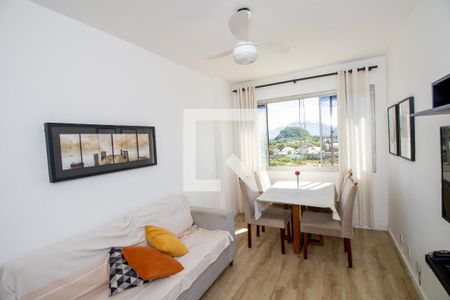 Sala de apartamento à venda com 2 quartos, 60m² em Barra da Tijuca, Rio de Janeiro
