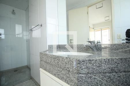 Apartamento à venda com 96m², 2 quartos e 2 vagasBanheiro suíte 2