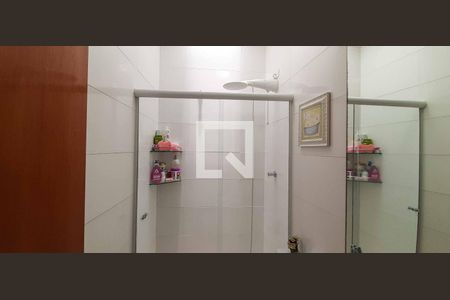 Casa à venda com 182m², 3 quartos e 2 vagasBanheiro da Suíte 2