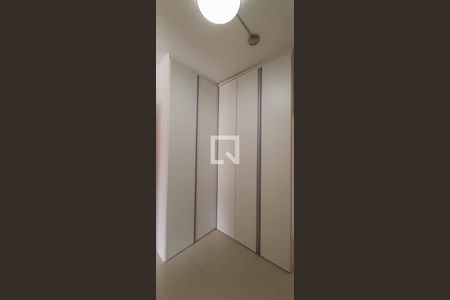 Casa à venda com 182m², 3 quartos e 2 vagasCloset