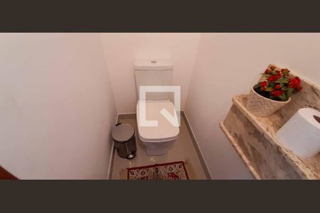 Casa à venda com 182m², 3 quartos e 2 vagasLavabo