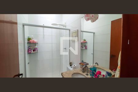 Casa à venda com 182m², 3 quartos e 2 vagasBanheiro da Suíte 2