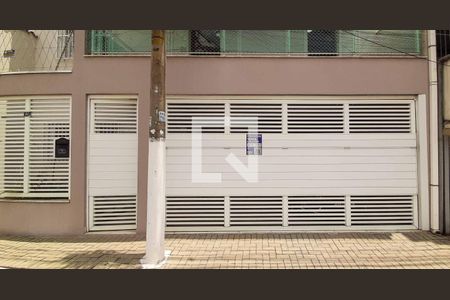 Casa à venda com 182m², 3 quartos e 2 vagasFachada