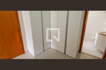 Casa à venda com 182m², 3 quartos e 2 vagasCloset