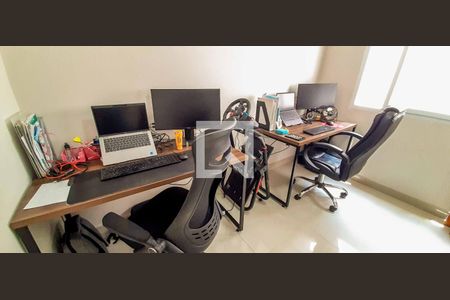 Casa à venda com 182m², 3 quartos e 2 vagasEscritório/Quarto