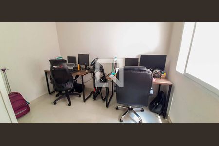 Casa à venda com 182m², 3 quartos e 2 vagasEscritório/Quarto