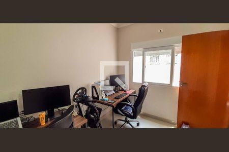 Casa à venda com 182m², 3 quartos e 2 vagasEscritório/Quarto