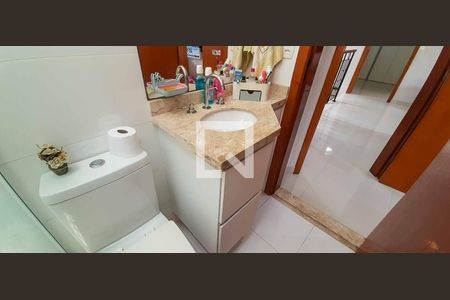 Casa à venda com 182m², 3 quartos e 2 vagasBanheiro da Suíte 2