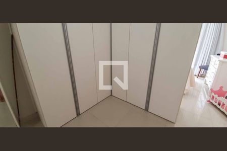 Casa à venda com 182m², 3 quartos e 2 vagasCloset