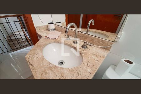 Casa à venda com 182m², 3 quartos e 2 vagasBanheiro Social