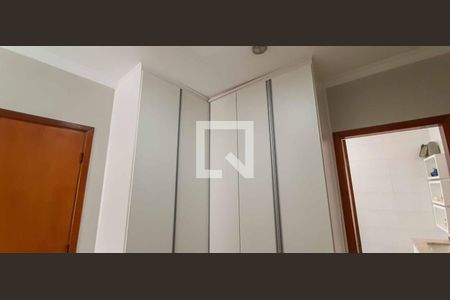 Casa à venda com 182m², 3 quartos e 2 vagasCloset