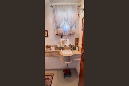 Casa à venda com 182m², 3 quartos e 2 vagasLavabo