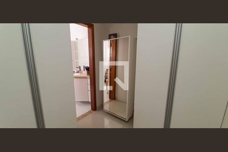 Casa à venda com 182m², 3 quartos e 2 vagasCloset