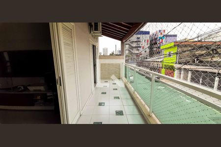 Casa à venda com 182m², 3 quartos e 2 vagasSacada da Sala de TV