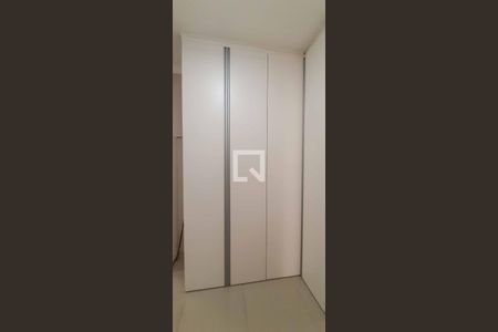 Casa à venda com 182m², 3 quartos e 2 vagasCloset