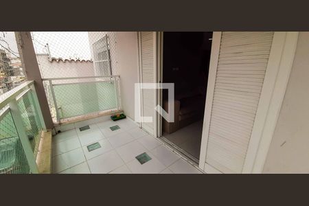 Casa à venda com 182m², 3 quartos e 2 vagasSacada da Sala de TV
