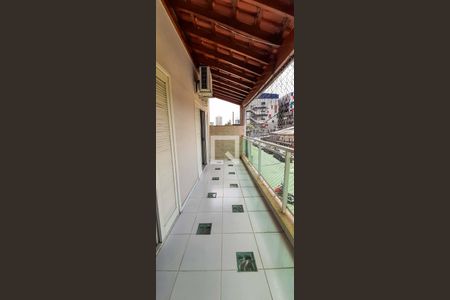 Casa à venda com 182m², 3 quartos e 2 vagasSacada da Sala de TV