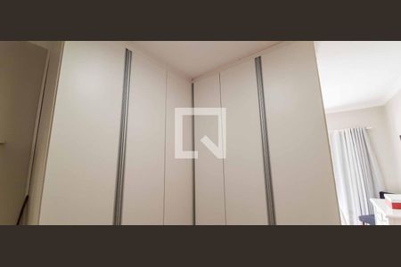 Casa à venda com 182m², 3 quartos e 2 vagasCloset