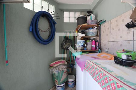 Casa à venda com 235m², 4 quartos e 6 vagasLavanderia