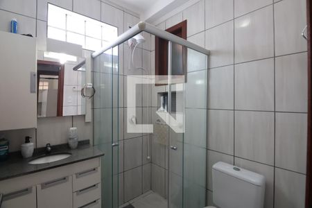Casa à venda com 235m², 4 quartos e 6 vagasBanheiro suíte 