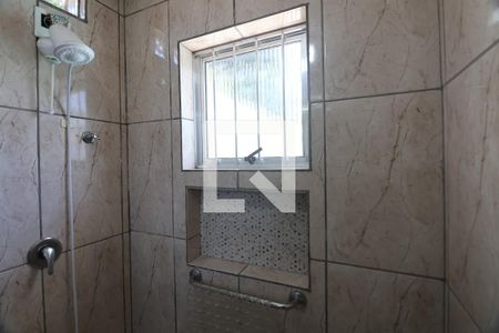 Casa à venda com 235m², 4 quartos e 6 vagasBanheiro - quarto serviço 