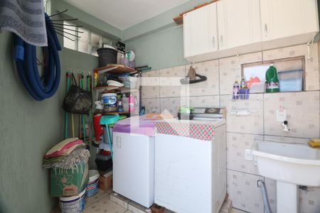 Casa à venda com 235m², 4 quartos e 6 vagasLavanderia