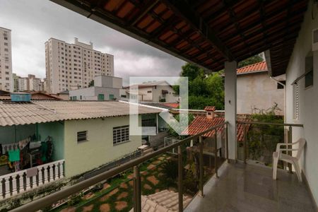 Casa à venda com 300m², 4 quartos e 3 vagasVaranda Quarto 1