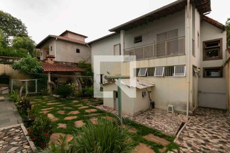 Casa à venda com 300m², 4 quartos e 3 vagasÁrea Externa