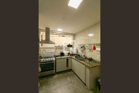 Casa à venda com 300m², 4 quartos e 3 vagasCozinha