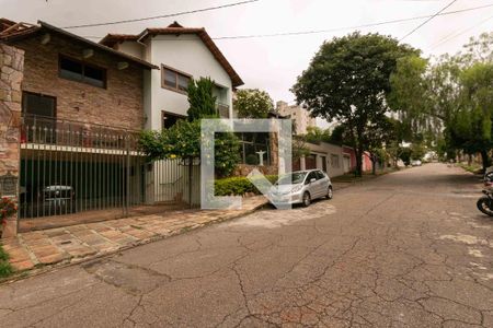 Casa à venda com 300m², 4 quartos e 3 vagasFachada