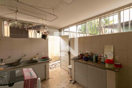 Casa à venda com 300m², 4 quartos e 3 vagasÁrea de Serviço