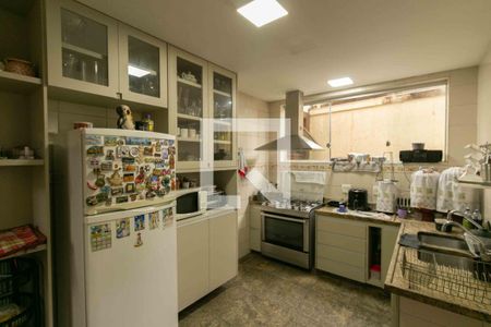 Casa à venda com 300m², 4 quartos e 3 vagasCozinha