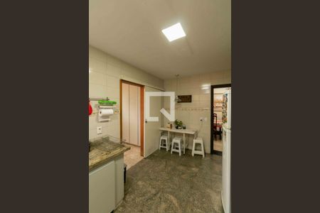 Casa à venda com 300m², 4 quartos e 3 vagasCozinha