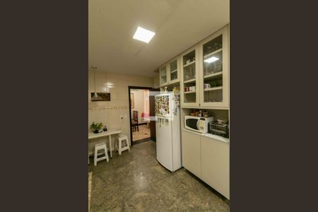 Casa à venda com 300m², 4 quartos e 3 vagasCozinha