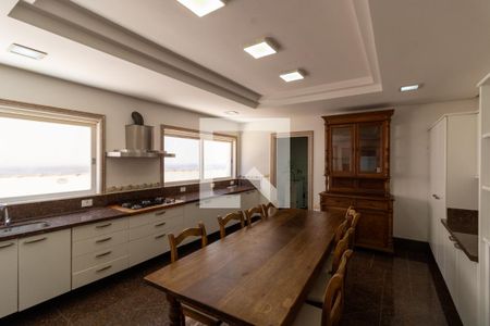 Casa de condomínio para alugar com 500m², 5 quartos e 4 vagas Casa de condomínio para alugar com 500m², 5 quartos e 4 vagasCozinha