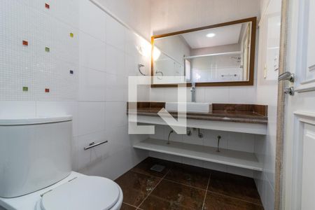 Casa de condomínio para alugar com 500m², 5 quartos e 4 vagas Casa de condomínio para alugar com 500m², 5 quartos e 4 vagasBanheiro da Suíte 3