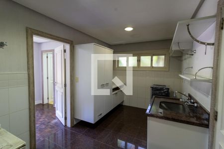 Casa de condomínio para alugar com 500m², 5 quartos e 4 vagas Casa de condomínio para alugar com 500m², 5 quartos e 4 vagasÁrea de Serviço