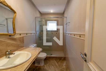 Casa de condomínio para alugar com 500m², 5 quartos e 4 vagas Casa de condomínio para alugar com 500m², 5 quartos e 4 vagasBanheiro da Suíte 2