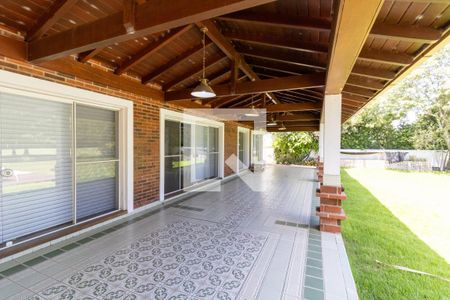 Casa de condomínio para alugar com 500m², 5 quartos e 4 vagas Casa de condomínio para alugar com 500m², 5 quartos e 4 vagasVaranda