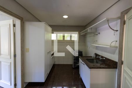 Casa de condomínio para alugar com 500m², 5 quartos e 4 vagas Casa de condomínio para alugar com 500m², 5 quartos e 4 vagasÁrea de Serviço