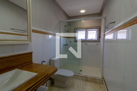 Casa de condomínio para alugar com 500m², 5 quartos e 4 vagas Casa de condomínio para alugar com 500m², 5 quartos e 4 vagasBanheiro da Suíte 4