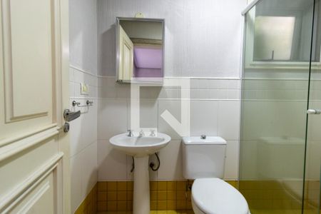 Casa de condomínio para alugar com 500m², 5 quartos e 4 vagas Casa de condomínio para alugar com 500m², 5 quartos e 4 vagasBanheiro de serviço