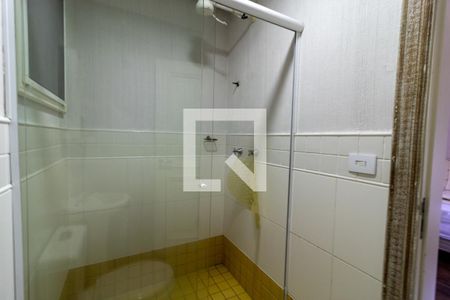 Casa de condomínio para alugar com 500m², 5 quartos e 4 vagas Casa de condomínio para alugar com 500m², 5 quartos e 4 vagasBanheiro de serviço