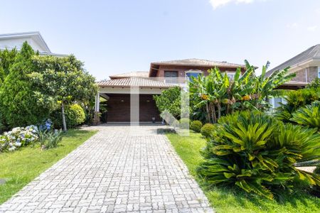 Casa de condomínio para alugar com 500m², 5 quartos e 4 vagas Casa de condomínio para alugar com 500m², 5 quartos e 4 vagasFachada