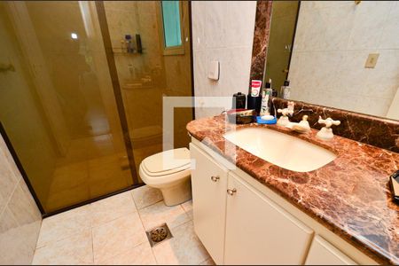 Casa à venda com 750m², 4 quartos e 6 vagasBanheiro suite1