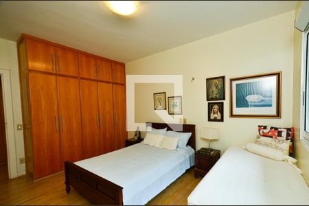 Casa à venda com 750m², 4 quartos e 6 vagasQuarto4/suite