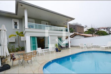 Casa à venda com 750m², 4 quartos e 6 vagasArea piscina